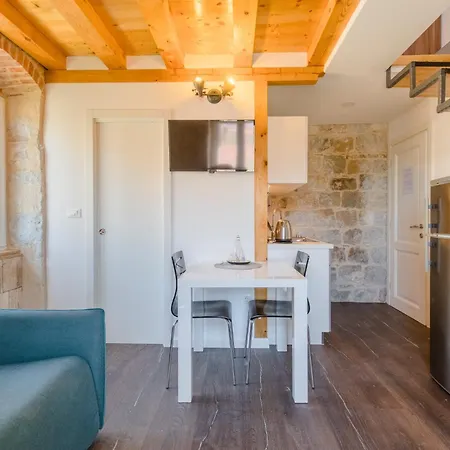 Апартаменты Jes Old Town