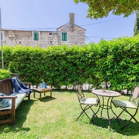 Jes Old Town Апартаменты